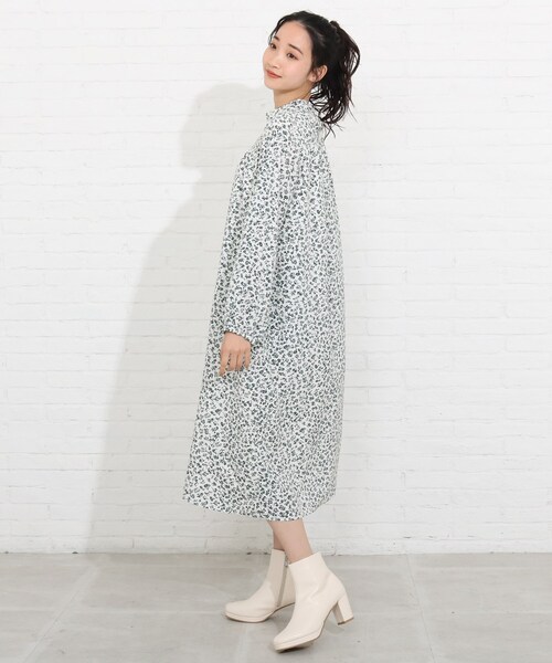 SHOO・LA・RUE（シューラルー）の「◆花柄ロングワンピース（ワンピース・レディース・ホワイト系その他6/ブラック系6/ブルー系5・00）」の10枚目の写真