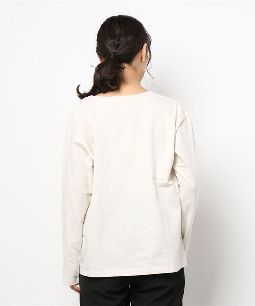 Te chichi(テチチ)の「ロゴプリントTシャツ(Tシャツ/カットソー・レディース・オフホワイト/ネイビー/ベージュ・フリ-)」の4枚目の写真