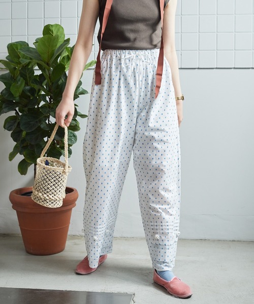 bulle de savon(ビュルデサボン)の「●dotジャガード お花付きタックパンツ(その他パンツ・レディース・ブラック/ホワイト・FREE)」の10枚目の写真