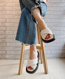 ボリュームクロス厚底パデットサンダル