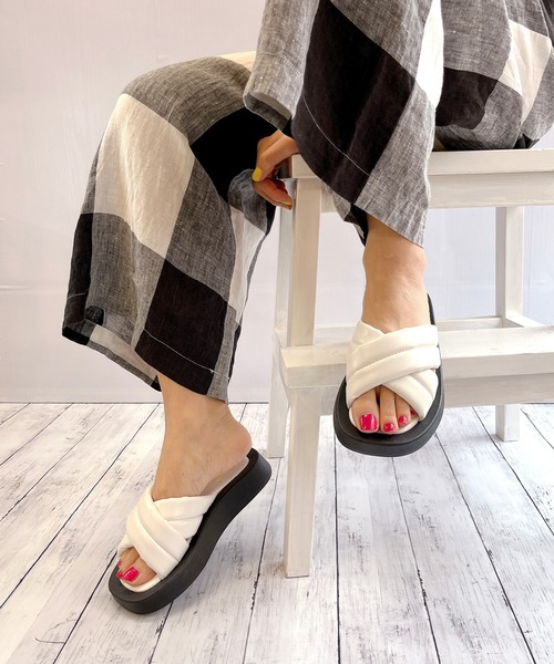 Noubel Voug Relax（ヌーベルヴォーグリラックス）の「ボリュームクロス厚底パデットサンダル（サンダル・レディース・ホワイト/ブラック/サックスブルー・S/M/L/LL）」の7枚目の写真