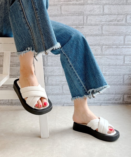 Noubel Voug Relax（ヌーベルヴォーグリラックス）の「ボリュームクロス厚底パデットサンダル（サンダル・レディース・ホワイト/ブラック/サックスブルー・S/M/L/LL）」の21枚目の写真