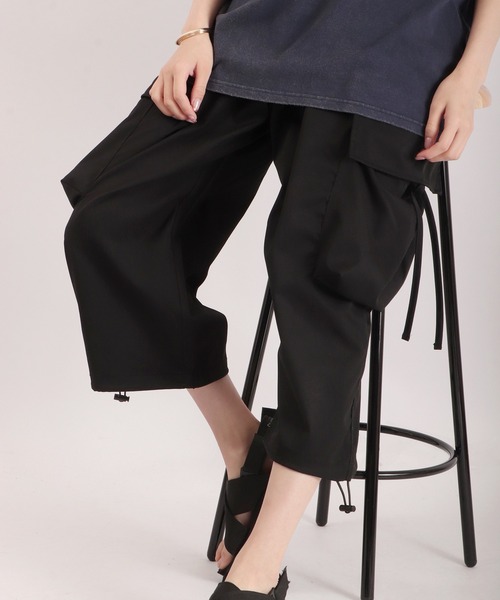 SUGGESTION（サジェッション）の「SUGGESTION ワイドカーゴクロップドパンツ（カーゴパンツ・メンズ・グレイッシュベージュ/ブラック/ホワイト・M/L）」の3枚目の写真