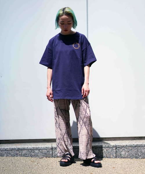 AVIREX(アヴィレックス)の「【WEB&DEPOT限定】PENNANT PRINT TUNIC ONEPIECE/ ペナントプリントチュニックワンピース(チュニック・レディース・ネイビー/グリーン/アイボリー・FREE)」の17枚目の写真