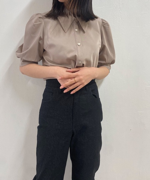 ADIRA（アディラ）の「アソートボタンブラウス（シャツ/ブラウス・レディース・ホワイト/ピンクベージュ・MEDIUM）」の4枚目の写真