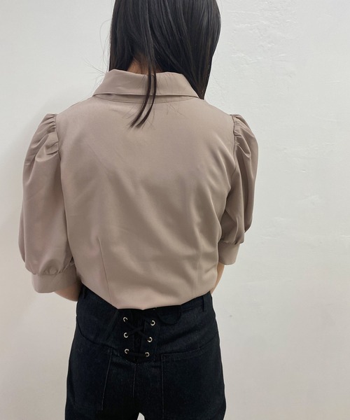 ADIRA（アディラ）の「アソートボタンブラウス（シャツ/ブラウス・レディース・ホワイト/ピンクベージュ・MEDIUM）」の15枚目の写真