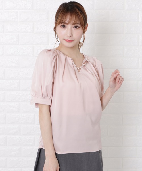 Lace Ladies(レースレディース)の「パールチェーンVネック半袖ブラウス(シャツ/ブラウス・レディース・ピンク/ホワイト・L/M/S)」の4枚目の写真