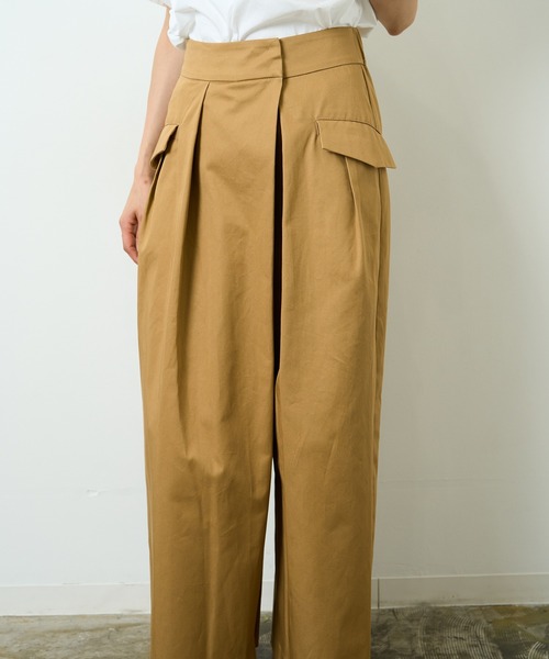 HERENCIA（ヘレンチア）の「アシンメトリー ラップ風 ワイドタックパンツ（その他パンツ・レディース・ベージュ/ライトカーキ・MEDIUM）」の16枚目の写真