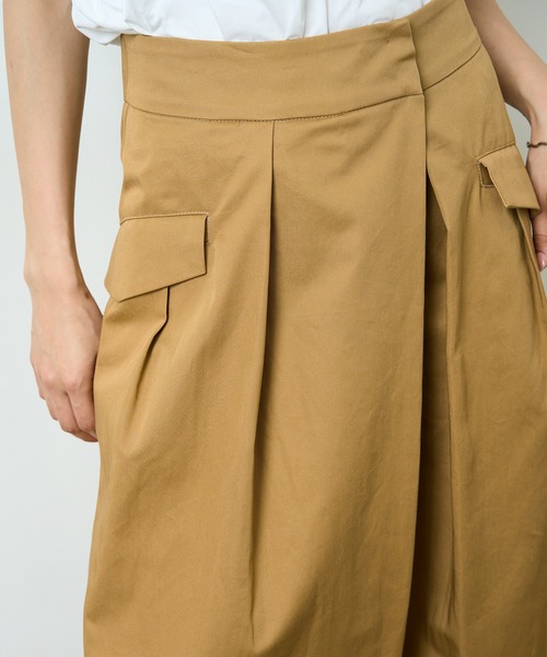 HERENCIA（ヘレンチア）の「アシンメトリー ラップ風 ワイドタックパンツ（その他パンツ・レディース・ベージュ/ライトカーキ・MEDIUM）」の13枚目の写真