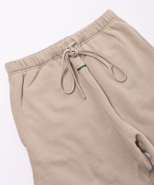 FOG ESSENTIALS(エフオージーエッセンシャルズ)の「FOG ESSENTIALS エフオージーエッセンシャルズ EMB スウェット ハーフパンツ(スウェットパンツ・メンズ・ベージュ/グレー・L/M)」の3枚目の写真
