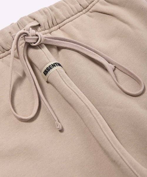 FOG ESSENTIALS(エフオージーエッセンシャルズ)の「FOG ESSENTIALS エフオージーエッセンシャルズ EMB スウェット ハーフパンツ(スウェットパンツ・メンズ・ベージュ/グレー・L/M)」の4枚目の写真