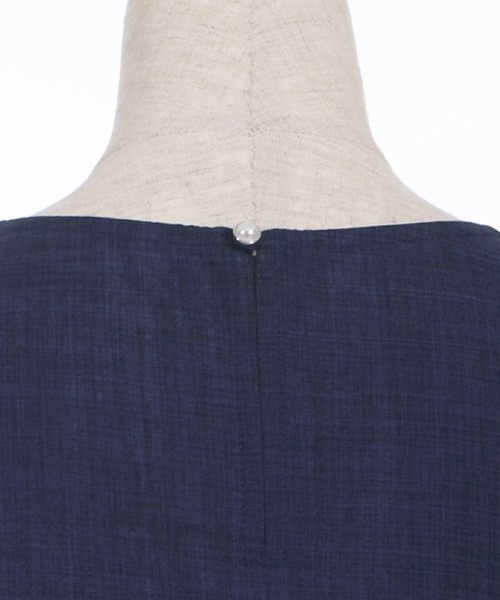 axes femme(アクシーズファム)の「麻調ピンタックAラインワンピース(ワンピース・レディース・グレイッシュベージュ/サックスブルー/ネイビー・FREE)」の20枚目の写真