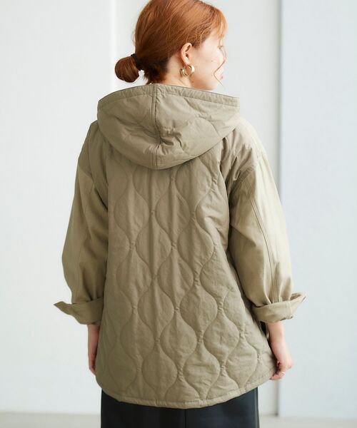 le.coeur blanc(ルクールブラン)の「キルティングコンビミリタリージャケット(ミリタリージャケット・レディース・ベージュ/カーキオリーブ・38)」の12枚目の写真