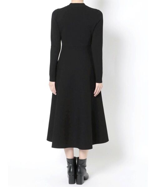 MERCURYDUO（マーキュリーデュオ）の「【To/】ハイツイストスタンドカラーロングスリーブニットワンピース（ワンピース・レディース・アイボリー/ブラック・SMALL/MEDIUM）」の11枚目の写真