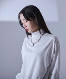 タートルネック刺繍ロンT