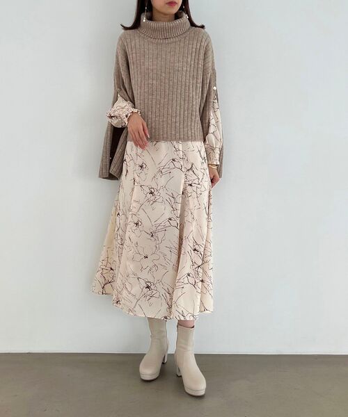 MAJESTIC LEGON（マジェスティックレゴン）の「クラシカルフラワーワンピース（ワンピース・レディース・ベージュ系その他2/ブラック系その他/ホワイト系その他2・MEDIUM/SMALL）」の11枚目の写真