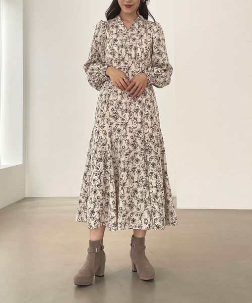 MAJESTIC LEGON（マジェスティックレゴン）の「クラシカルフラワーワンピース（ワンピース・レディース・ベージュ系その他2/ブラック系その他/ホワイト系その他2・MEDIUM/SMALL）」の14枚目の写真