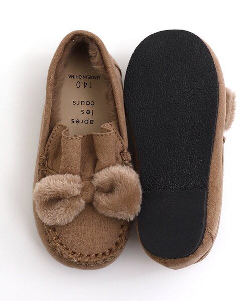 apres les cours(アプレレクール)の「ファーリボンモカシン(モカシン/デッキシューズ・キッズ・ブラウン/アイボリー・14/19/20/18/17/15 /16)」の11枚目の写真