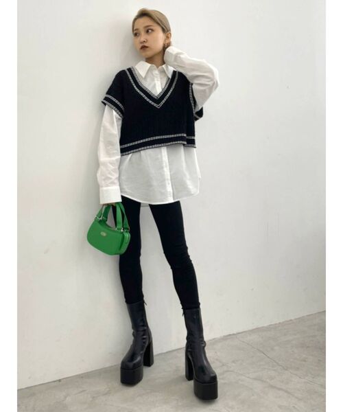 EMODA(エモダ)の「ディープVネックベスト(ベスト・レディース・ホワイト/グリーン/ブラック・FREE)」の7枚目の写真