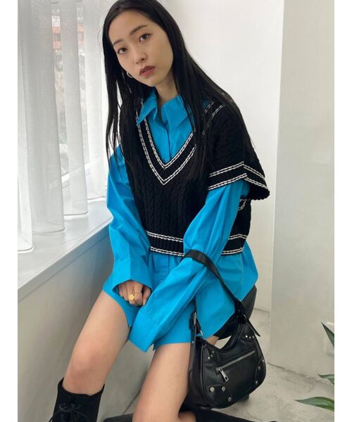 EMODA(エモダ)の「ディープVネックベスト(ベスト・レディース・ホワイト/グリーン/ブラック・FREE)」の9枚目の写真