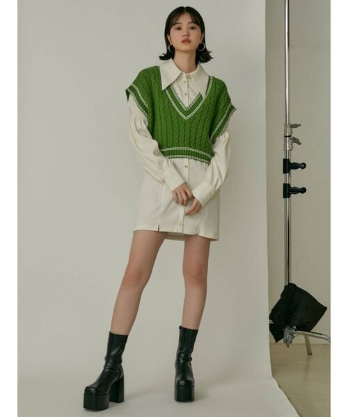 EMODA(エモダ)の「ディープVネックベスト(ベスト・レディース・ホワイト/グリーン/ブラック・FREE)」の12枚目の写真