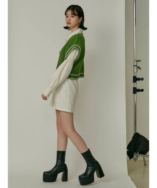 EMODA(エモダ)の「ディープVネックベスト(ベスト・レディース・ホワイト/グリーン/ブラック・FREE)」の13枚目の写真