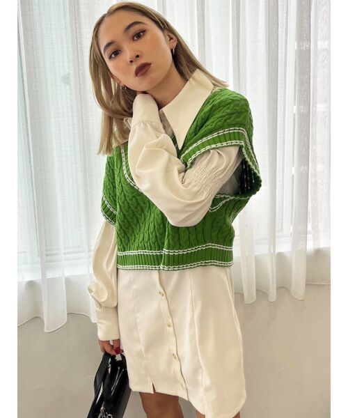 EMODA(エモダ)の「ディープVネックベスト(ベスト・レディース・ホワイト/グリーン/ブラック・FREE)」の14枚目の写真