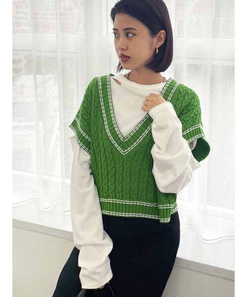 EMODA(エモダ)の「ディープVネックベスト(ベスト・レディース・ホワイト/グリーン/ブラック・FREE)」の16枚目の写真