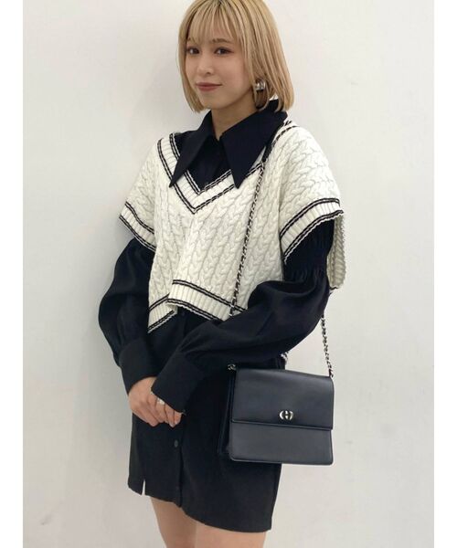 EMODA(エモダ)の「ディープVネックベスト(ベスト・レディース・ホワイト/グリーン/ブラック・FREE)」の18枚目の写真