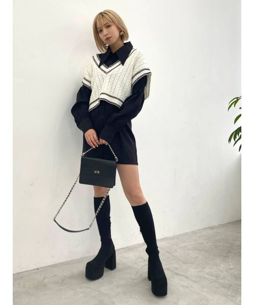 EMODA(エモダ)の「ディープVネックベスト(ベスト・レディース・ホワイト/グリーン/ブラック・FREE)」の19枚目の写真