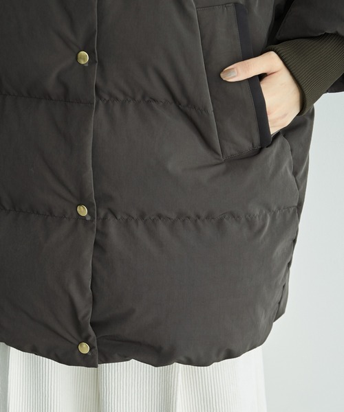 ROPE'（ロペ）の「【一部直営店舗・WEB限定】ブライトクロスダウンジャケット（ダウンジャケット/コート・レディース・ダークブラウン/オフホワイト・36/38）」の17枚目の写真