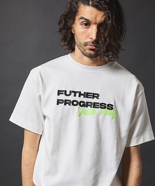 RATTLE TRAP(ラトルトラップ)の「【JUST PLAY】ストレッチスムースグラデーション刺繍Tシャツ(Tシャツ/カットソー・メンズ・ホワイト/ブラック・LL/L/M)」の1枚目の写真