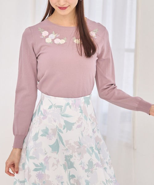 tocco closet(トッコ クローゼット)の「フラワー刺繍ラウンドネックニットプルオーバー(ニット/セーター・レディース・オフホワイト/ネイビー/ピンク系その他・M)」の18枚目の写真