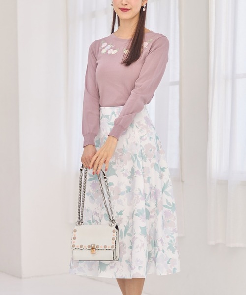 tocco closet(トッコ クローゼット)の「フラワー刺繍ラウンドネックニットプルオーバー(ニット/セーター・レディース・オフホワイト/ネイビー/ピンク系その他・M)」の15枚目の写真