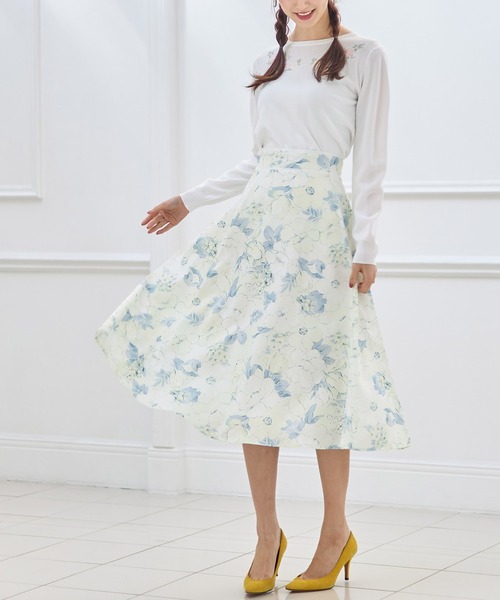 tocco closet(トッコ クローゼット)の「フラワー刺繍ラウンドネックニットプルオーバー(ニット/セーター・レディース・オフホワイト/ネイビー/ピンク系その他・M)」の9枚目の写真