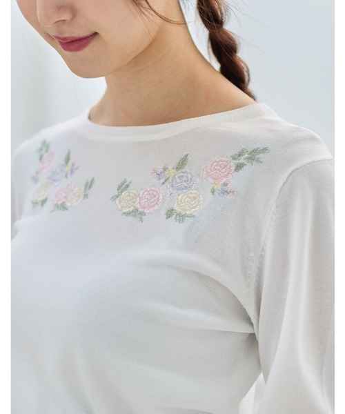 tocco closet(トッコ クローゼット)の「フラワー刺繍ラウンドネックニットプルオーバー(ニット/セーター・レディース・オフホワイト/ネイビー/ピンク系その他・M)」の17枚目の写真