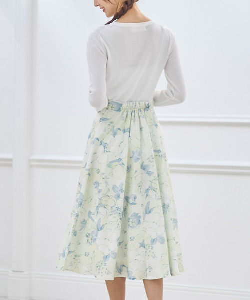 tocco closet(トッコ クローゼット)の「フラワー刺繍ラウンドネックニットプルオーバー(ニット/セーター・レディース・オフホワイト/ネイビー/ピンク系その他・M)」の4枚目の写真