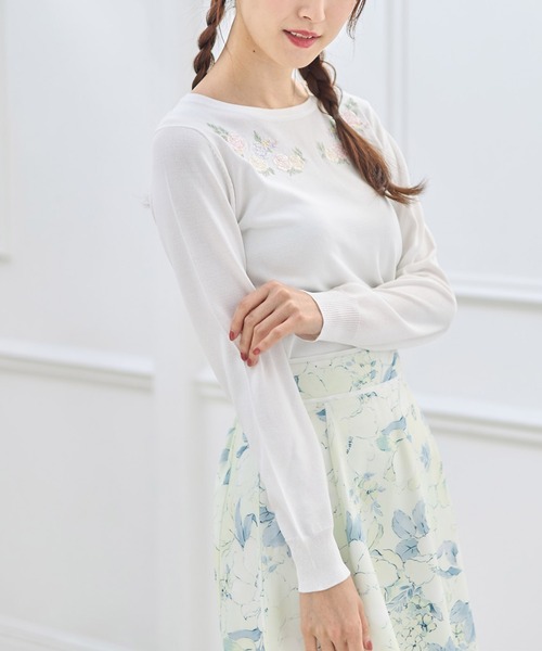 tocco closet(トッコ クローゼット)の「フラワー刺繍ラウンドネックニットプルオーバー(ニット/セーター・レディース・オフホワイト/ネイビー/ピンク系その他・M)」の22枚目の写真