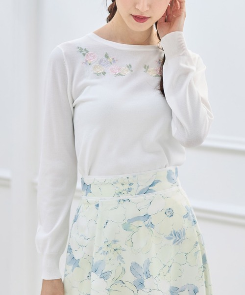 tocco closet(トッコ クローゼット)の「フラワー刺繍ラウンドネックニットプルオーバー(ニット/セーター・レディース・オフホワイト/ネイビー/ピンク系その他・M)」の14枚目の写真