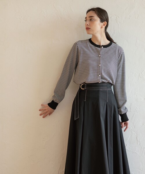 OPAQUE.CLIP(オペークドットクリップ)の「◆パール調ボタン ベーシックカーディガン【UVケア/洗濯機洗い可】(カーディガン/ボレロ・レディース・レモンイエロー/ホワイト系5/ブルー/オフホワイト/ブラック/グリーン/ライトベージュ・36/38/40/42)」の13枚目の写真