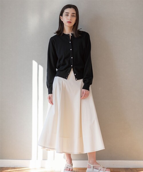 OPAQUE.CLIP(オペークドットクリップ)の「◆パール調ボタン ベーシックカーディガン【UVケア/洗濯機洗い可】(カーディガン/ボレロ・レディース・レモンイエロー/ホワイト系5/ブルー/オフホワイト/ブラック/グリーン/ライトベージュ・36/38/40/42)」の19枚目の写真