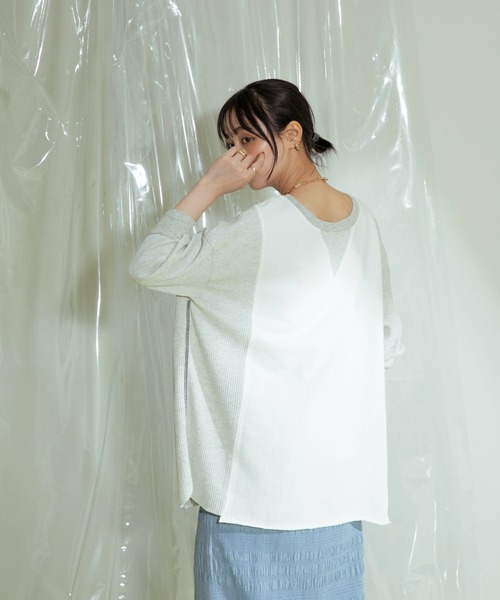 Eimee Law（エイミーロウ）の「裏毛×ワッフル　２WAY大人ロゴトップス（Tシャツ/カットソー・レディース・ライトグレー/オフホワイト・38）」の4枚目の写真