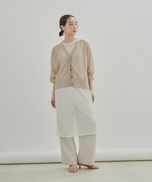 SALON adam et rope'（サロン アダム エ ロペ）の「Vネックシアーカーディガン【洗える】（カーディガン/ボレロ・レディース・ブラック/ベージュ/ピンク/ベージュ系その他2/シルバー・FREE）」の7枚目の写真