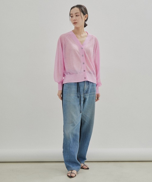 SALON adam et rope'（サロン アダム エ ロペ）の「Vネックシアーカーディガン【洗える】（カーディガン/ボレロ・レディース・ブラック/ベージュ/ピンク/ベージュ系その他2/シルバー・FREE）」の21枚目の写真