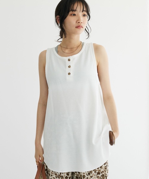 CRAFT STANDARD BOUTIQUE(クラフトスタンダードブティック)の「ワッフル2WAYタンクトップ(Tシャツ/カットソー・レディース・ブラック/ナチュラル/オフホワイト/ベージュ/グリーン・FREE)」の3枚目の写真