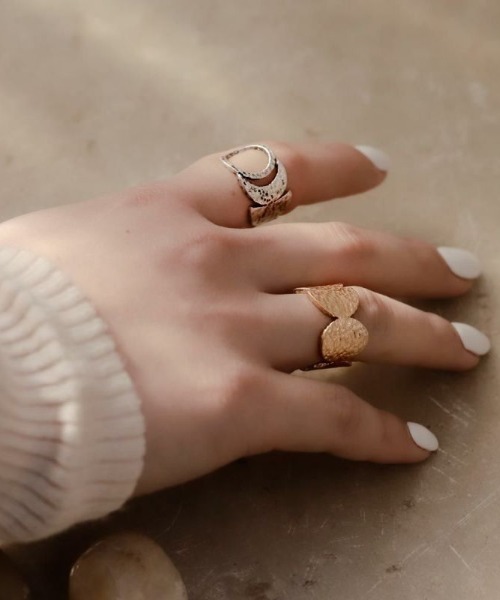 BIRTHDAY BAR（バースデイバー）の「【LIMITED NUMBER】MOON ニッケルフリー マットメタル ムーンサイクル フリーサイズ 指輪（リング・レディース・シルバー/ゴールド・フリー）」の6枚目の写真