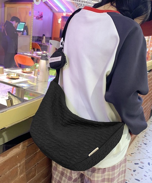 aimoha(アイモハ)の「ミニバッグ付き 2WAYトート(トートバッグ・レディース・オフホワイト/ブラック/ライトグリーン/イエロー/ピンク/ライトブルー・FREE)」の4枚目の写真