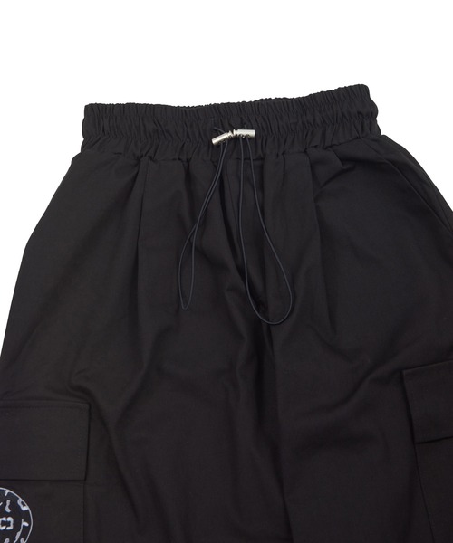 PUNYUS（プニュズ）の「パンサー刺繍ワイドカーゴパンツ（カーゴパンツ・レディース・ブルー/ピンク/ブラック/パープル・1/4/2/3）」の15枚目の写真