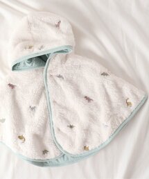 apres les cours（アプレレクール）の「モチーフ刺繍マント（おくるみ）」