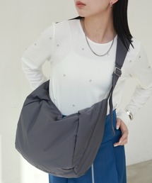 Aunt Marie's | パテッドラウンドBIGショルダー/パソコン、A4収納可/軽量素材(ショルダーバッグ)